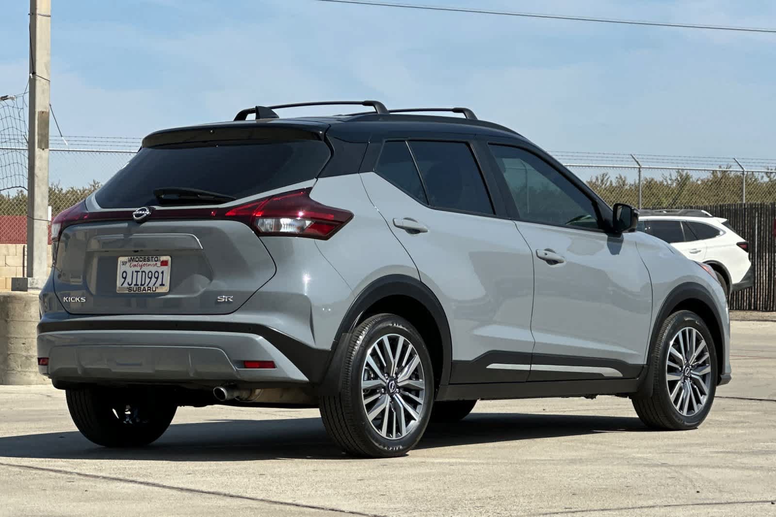 Used 2023 Nissan Kicks SR w/ Interior Electronics Package FWD image 3