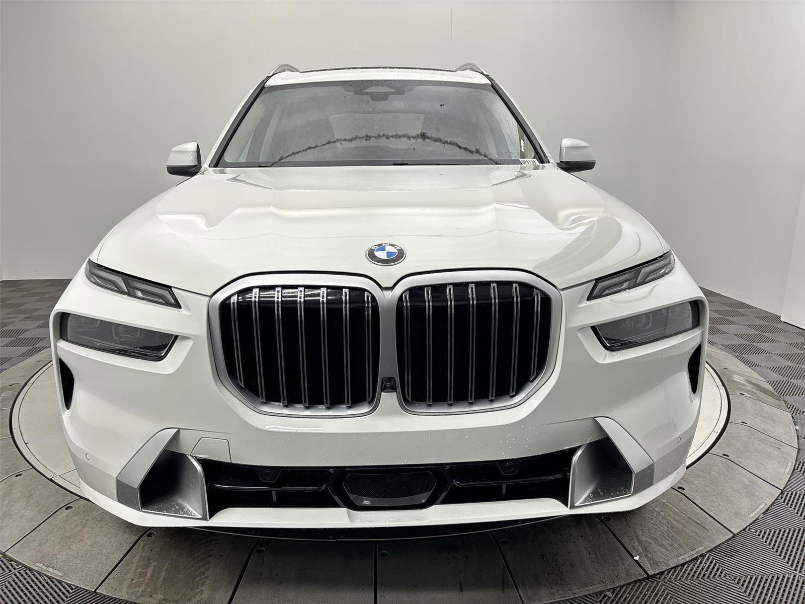 Used 2024 BMW X7 xDrive40i w/ Premium Package AWD/4WD image 14