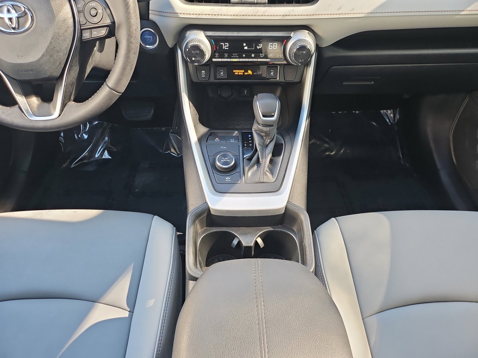 Used 2021 Toyota RAV4 XLE Premium AWD/4WD image 31