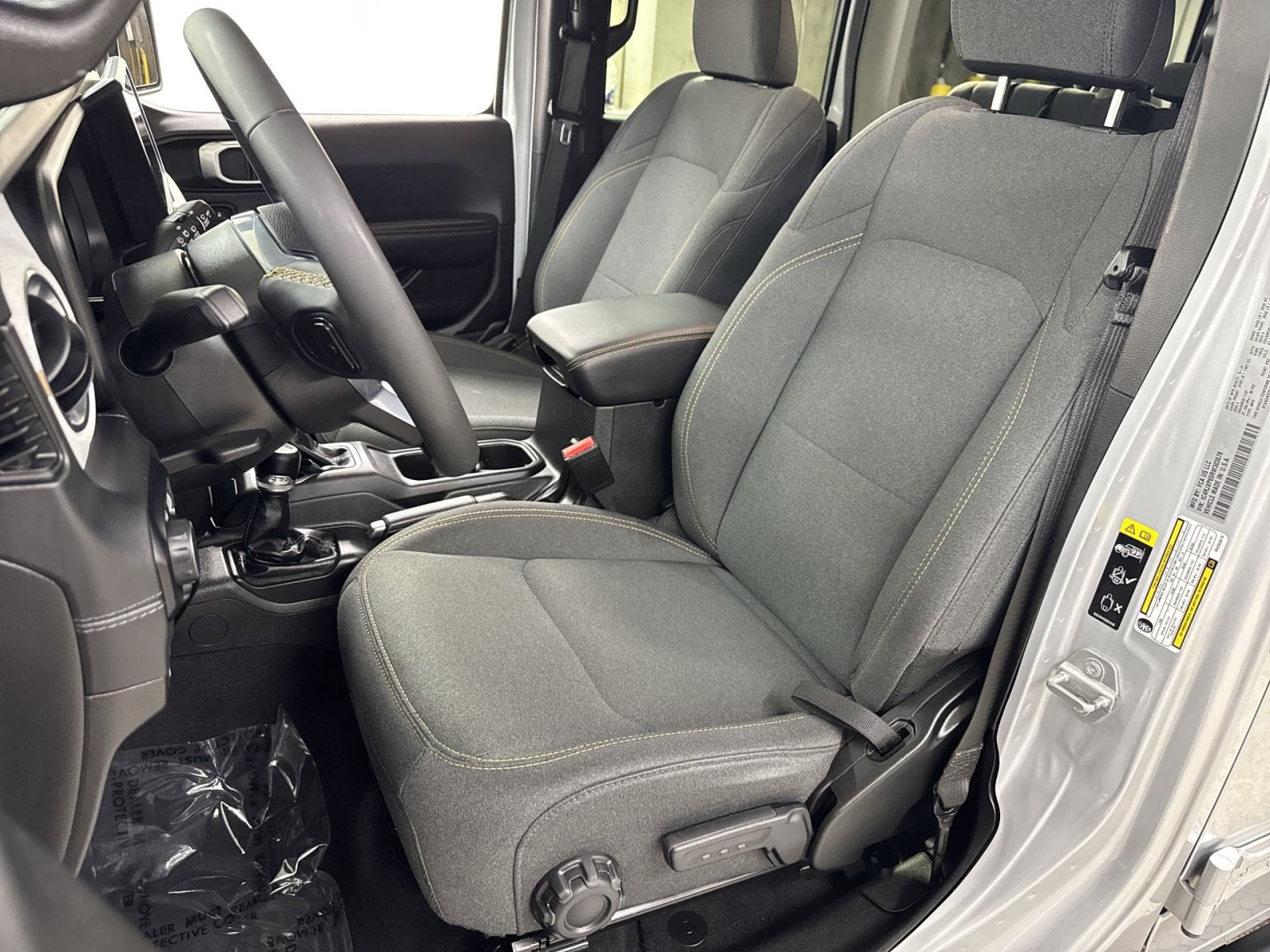 Used 2024 Jeep Wrangler Unlimited Sahara AWD/4WD image 25