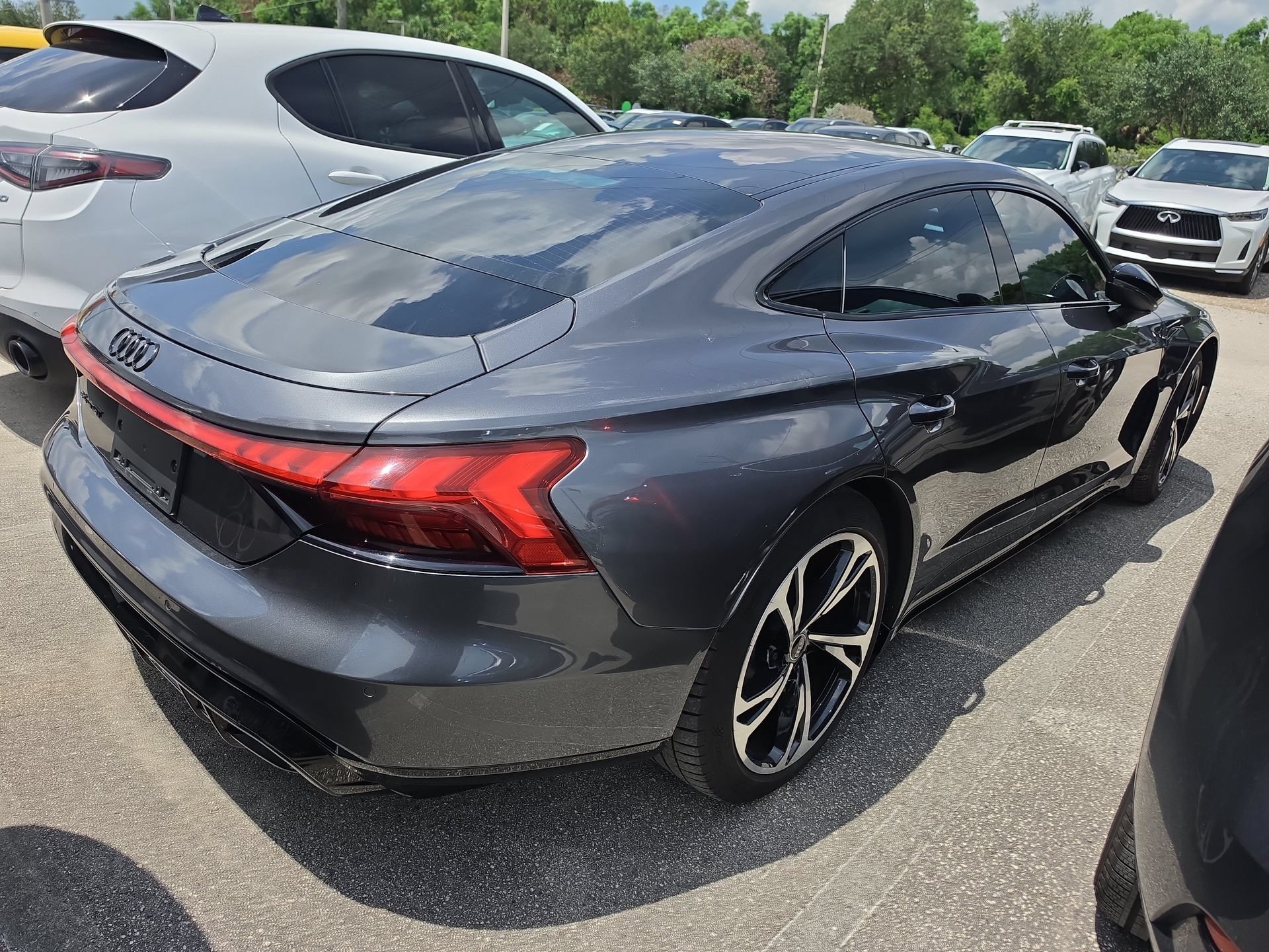 Used 2022 Audi e-tron GT Premium Plus AWD/4WD image 5