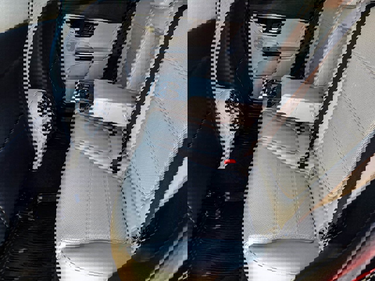 Used 2024 Mercedes-Benz GLC 300 GLC 300 image 31