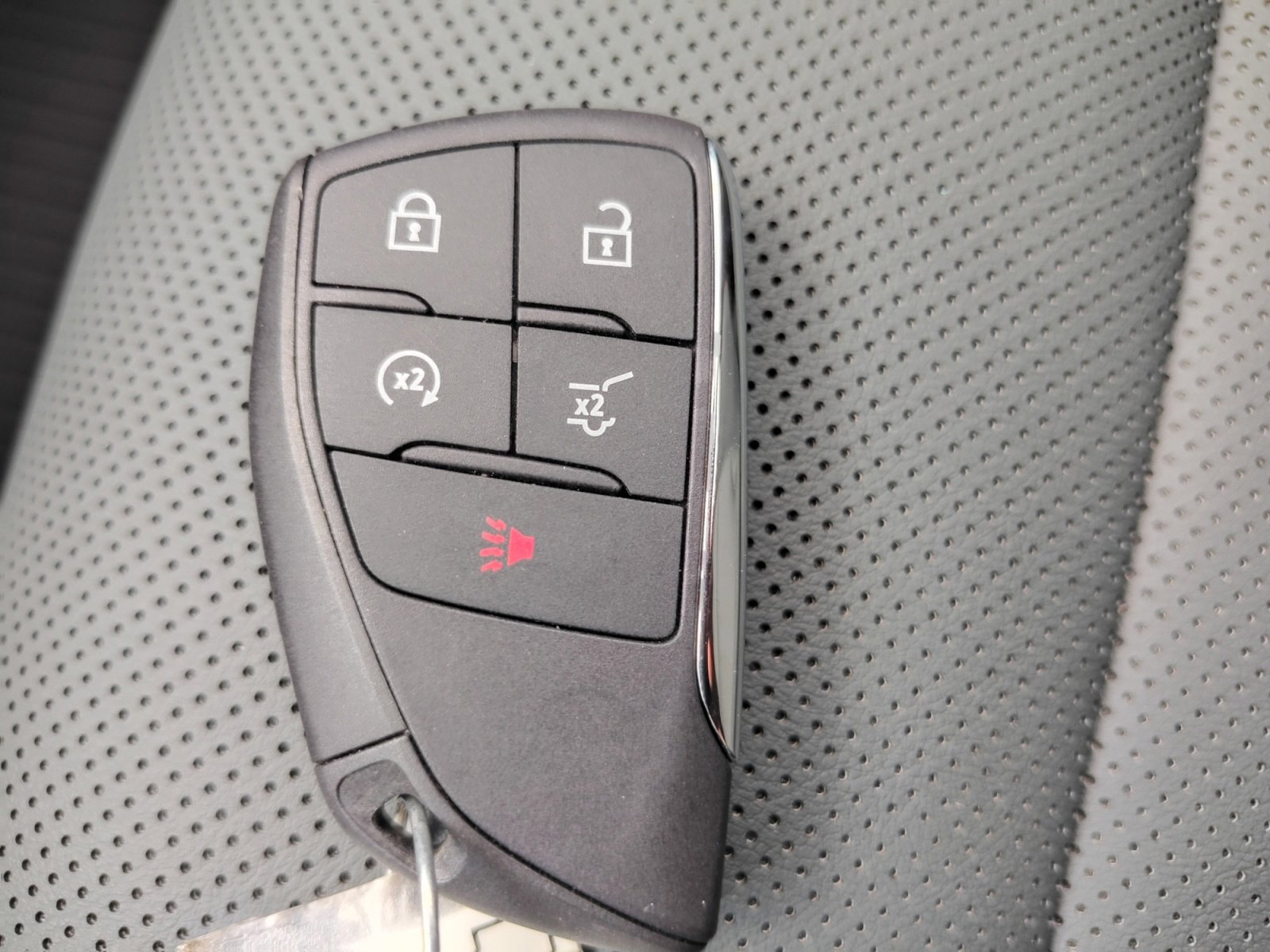 New 2026 GMC Acadia AT4 w/ LPO, Floor Liner Package image 33