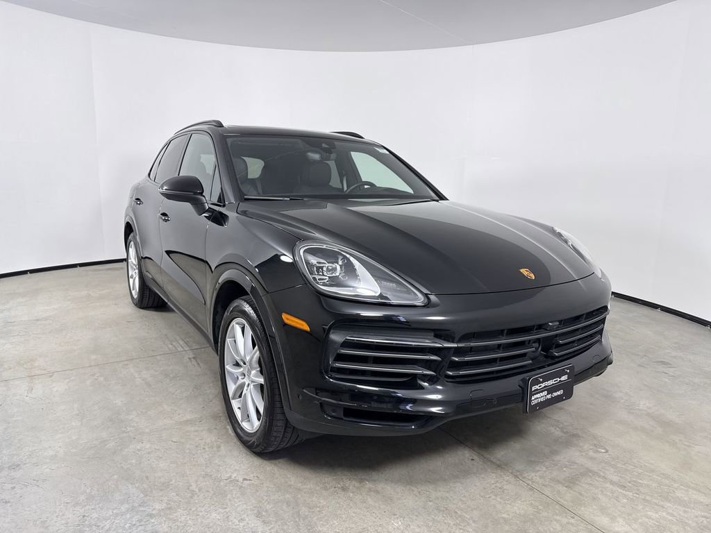 Certified 2023 Porsche Cayenne Platinum Edition image 9