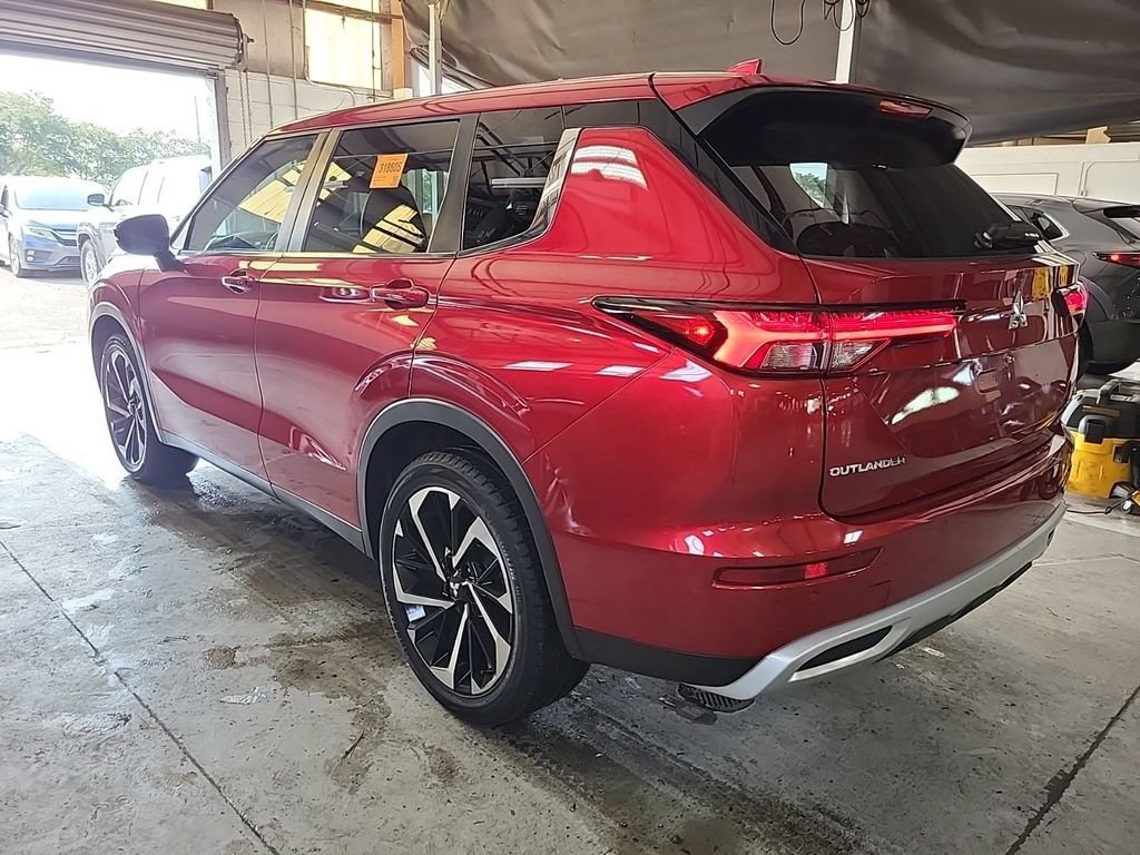 Used 2024 Mitsubishi Outlander SE FWD image 4