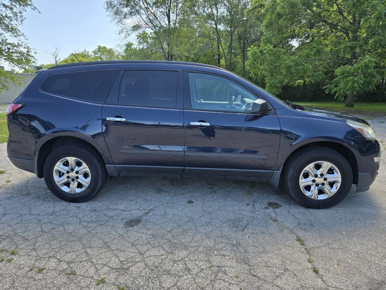 Used 2015 Chevrolet Traverse LS image 4