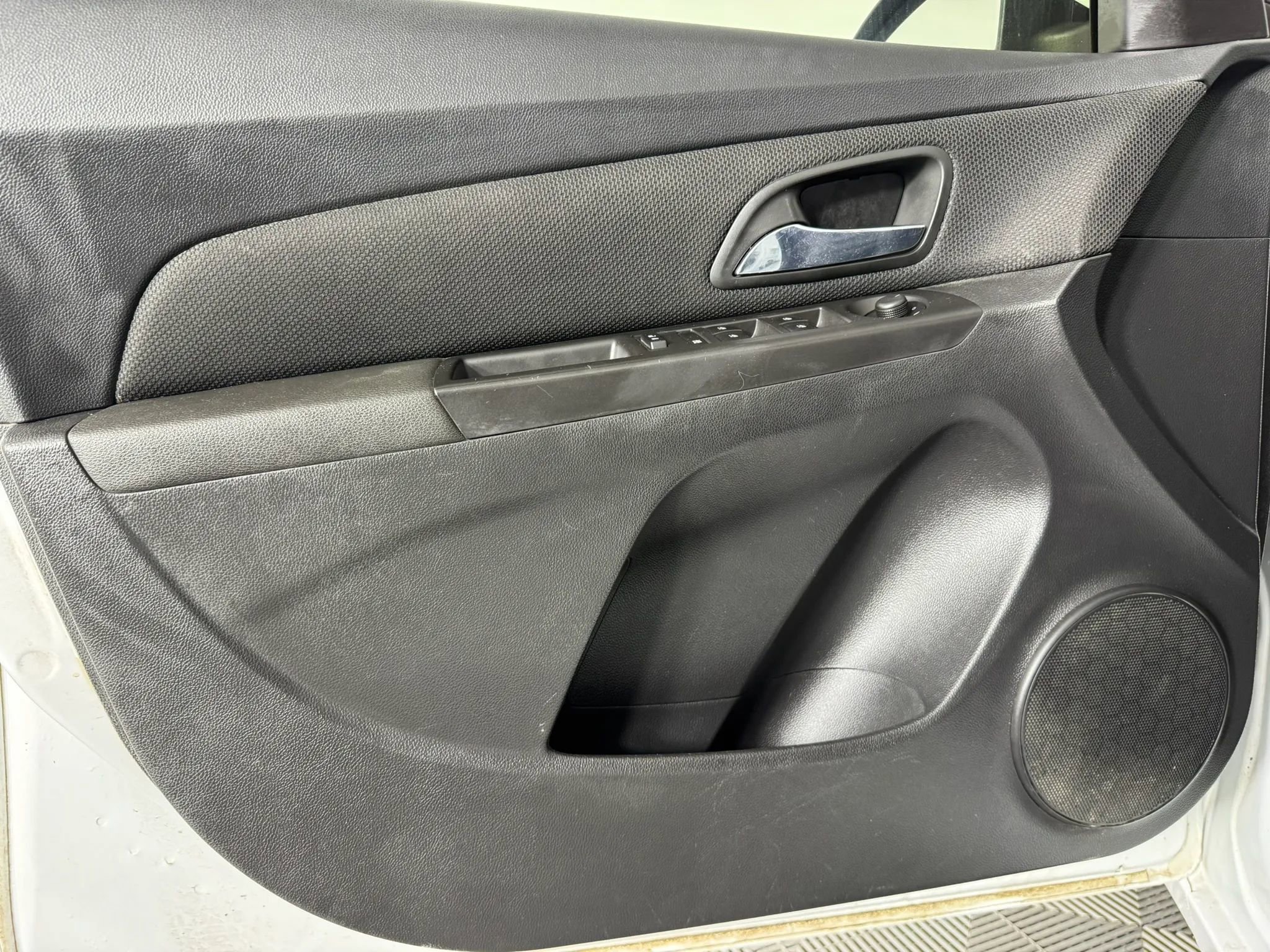 Used 2016 Chevrolet Cruze LT FWD image 34