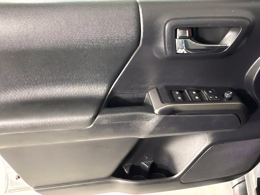 Used 2020 Toyota Tacoma TRD Sport w/ Technology Package AWD/4WD image 19