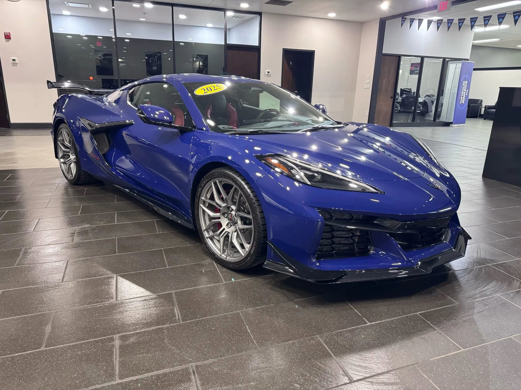 Used 2025 Chevrolet Corvette Z06 image 8