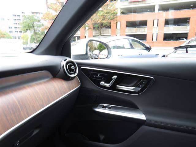 Used 2026 Mercedes-Benz GLC 300 4MATIC image 16