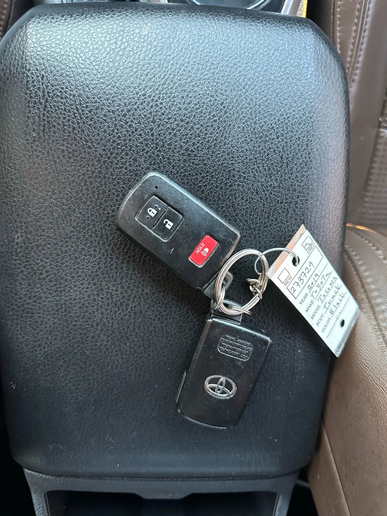 Used 2019 Toyota Tacoma Limited image 27