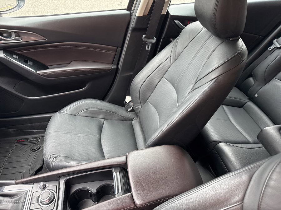 Used 2017 MAZDA MAZDA3 Grand Touring image 16