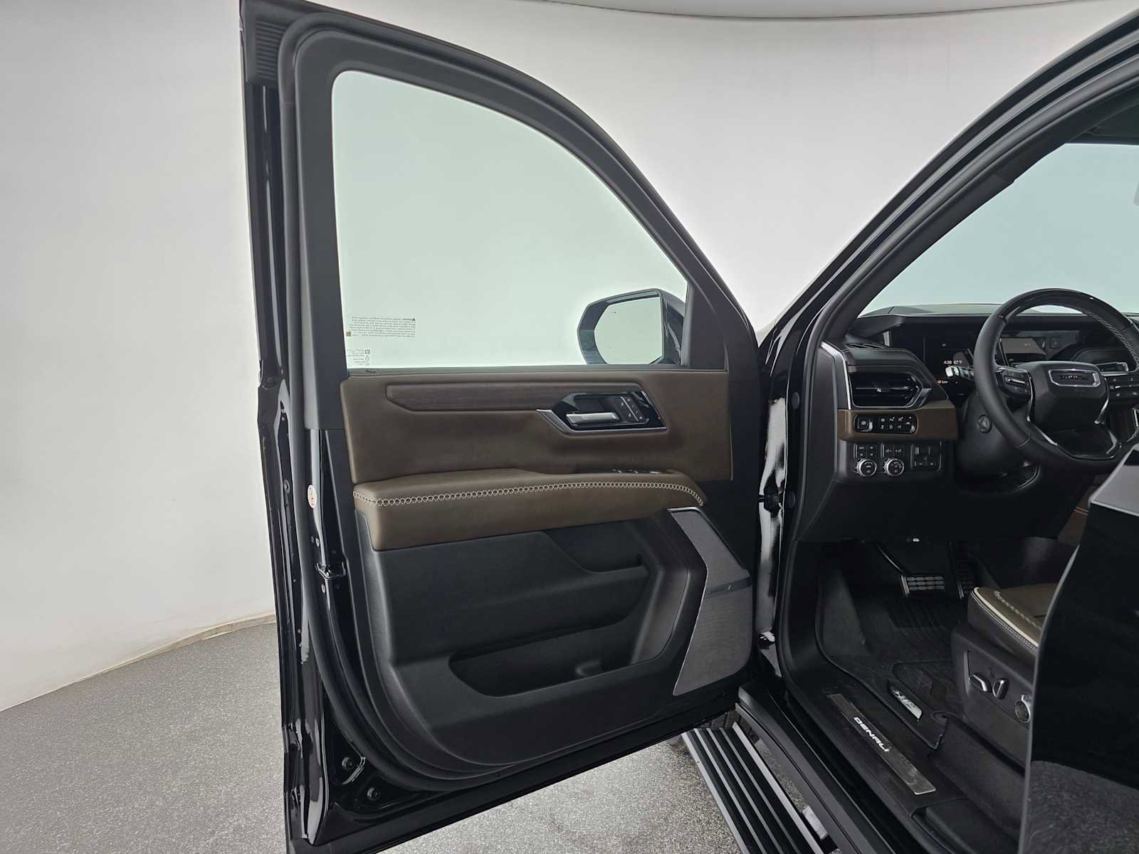 New 2026 GMC Yukon XL Denali Ultimate w/ LPO, Illumination Package image 20
