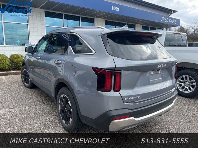 Used 2024 Kia Sorento S image 4