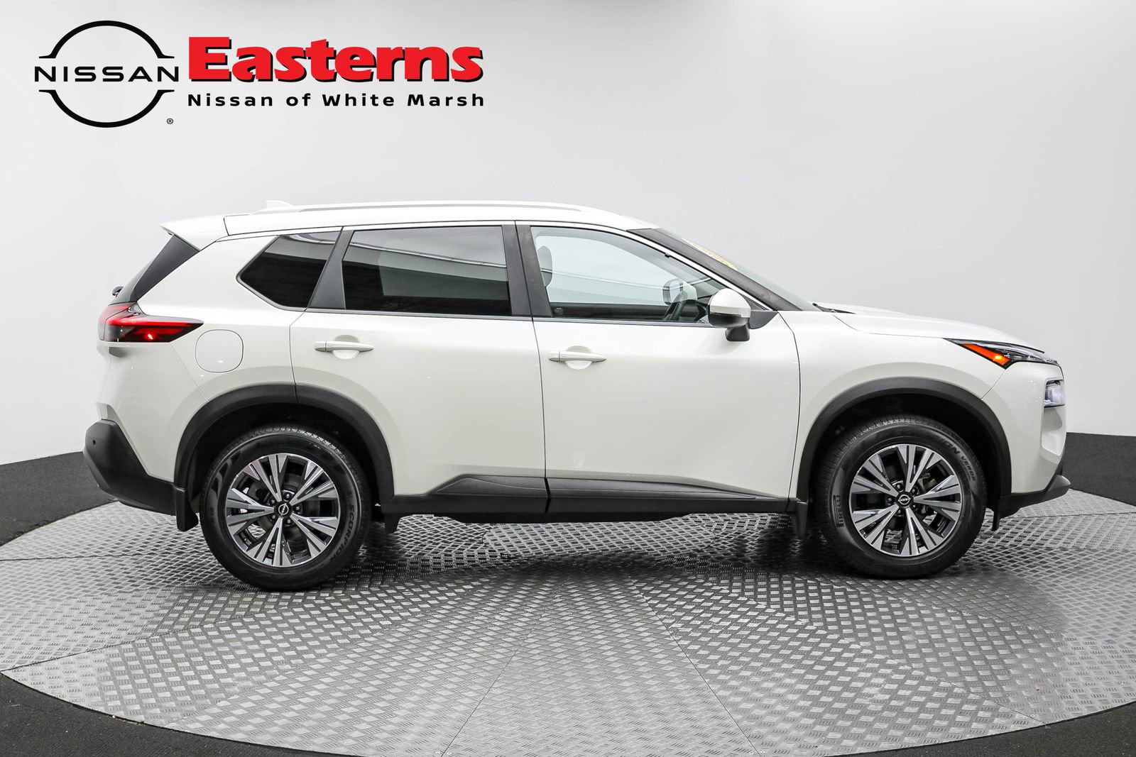 Used 2022 Nissan Rogue SV w/ SV Premium Package image 8