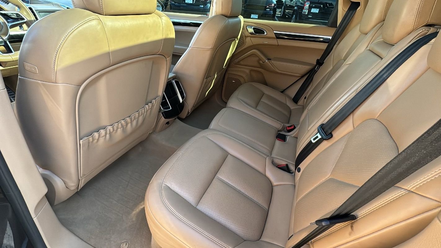 Used 2015 Porsche Cayenne S AWD/4WD image 13