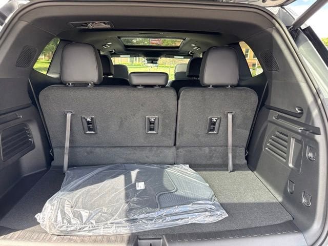 New 2026 GMC Acadia Elevation w/ Super Cruise Package AWD/4WD image 12
