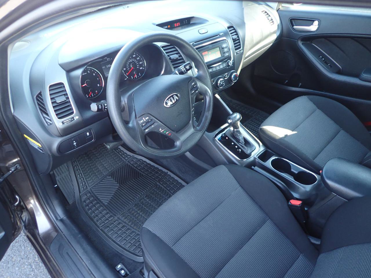 Used 2018 Kia Forte LX FWD image 9