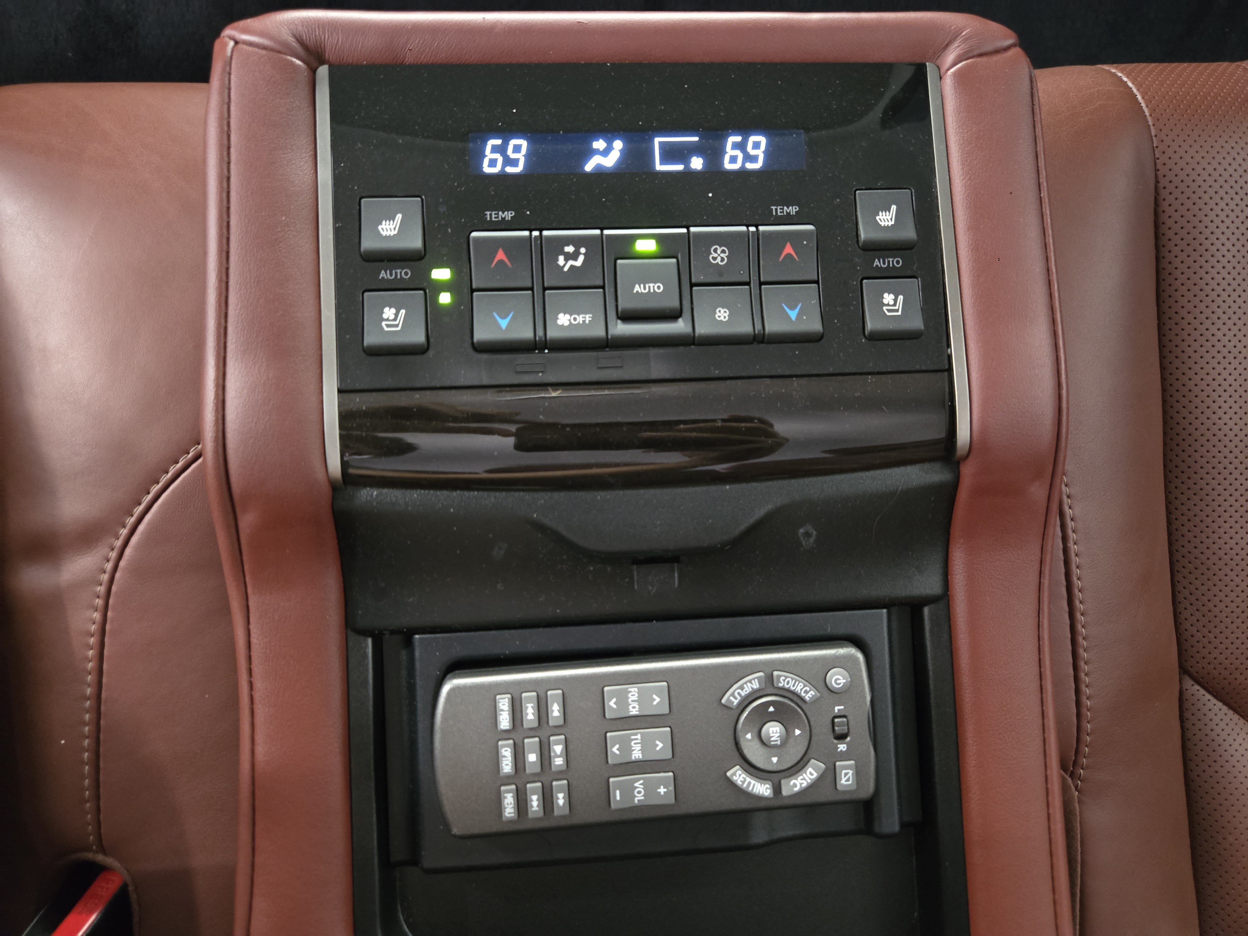 Used 2017 Lexus LX 570 4WD image 35