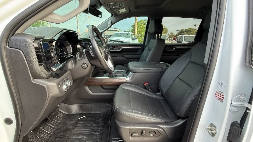 Used 2023 GMC Sierra 1500 SLT w/ SLT Premium Package AWD/4WD image 13