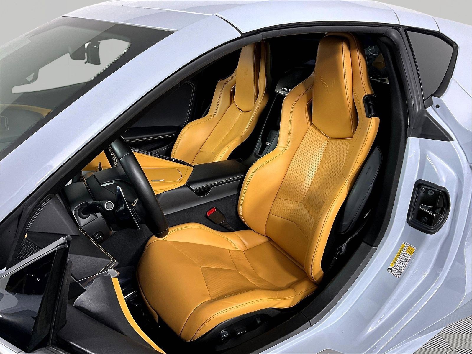 Used 2021 Chevrolet Corvette Stingray Preferred Cpe w/ Engine Appearance Package RWD image 19