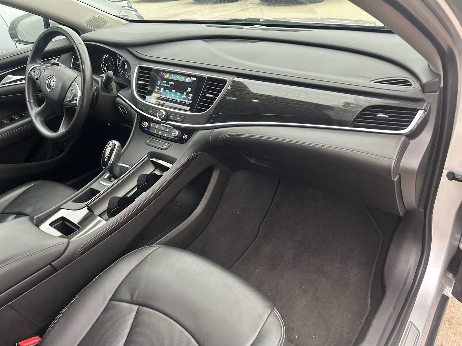 Used 2018 Buick LaCrosse Essence FWD image 28