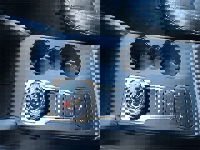 Used 2020 Ford Escape Titanium image 18