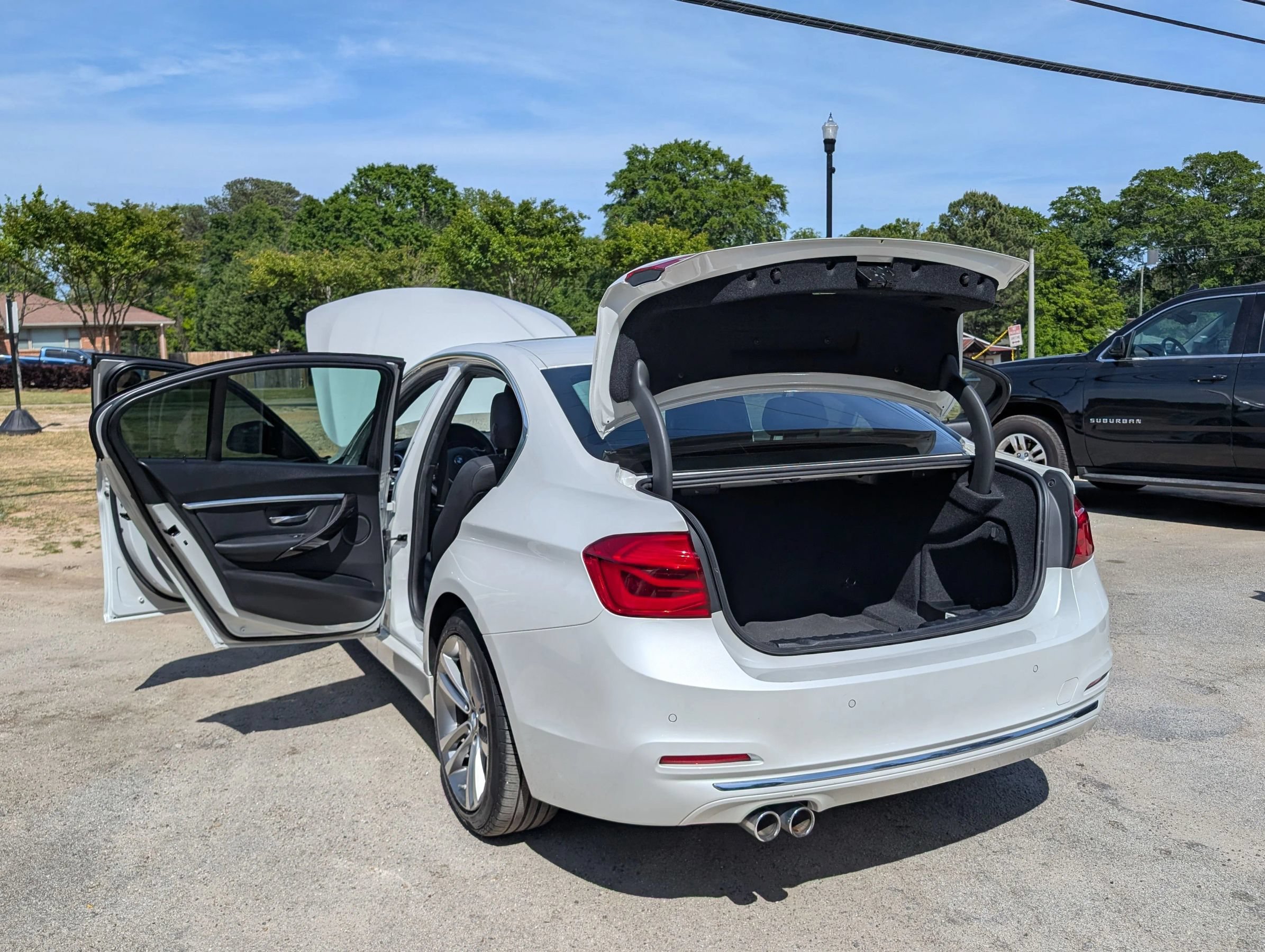 Used 2018 BMW 330i Sedan RWD image 11