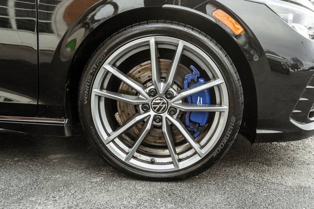 Used 2024 Volkswagen Golf R image 5