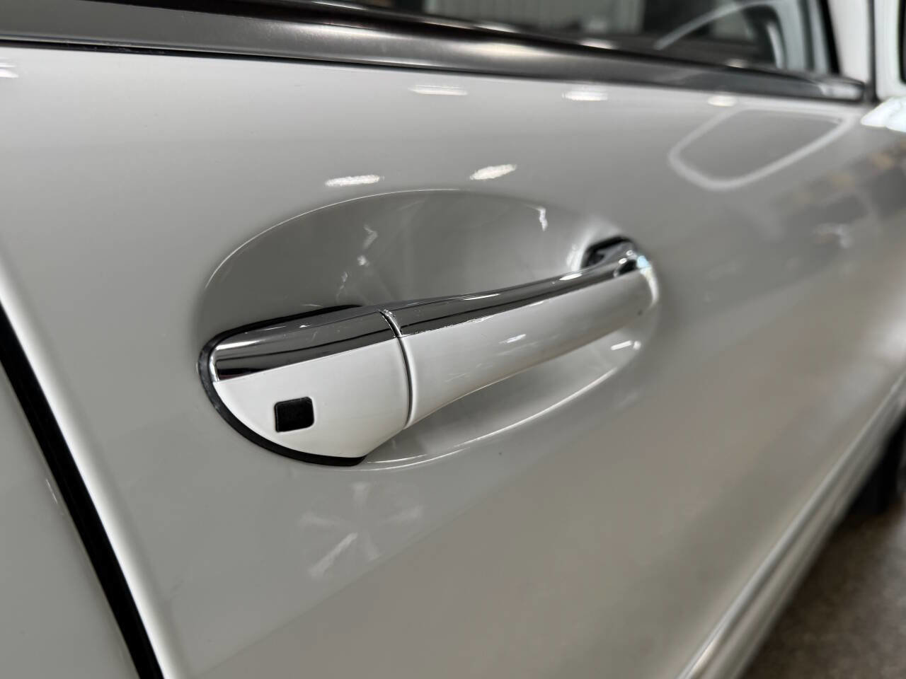 Used 2001 Mercedes-Benz S 500 image 4