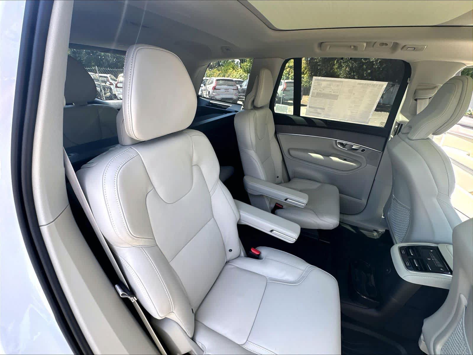 New 2026 Volvo XC90 T8 Ultra w/ Protection Package AWD/4WD image 27