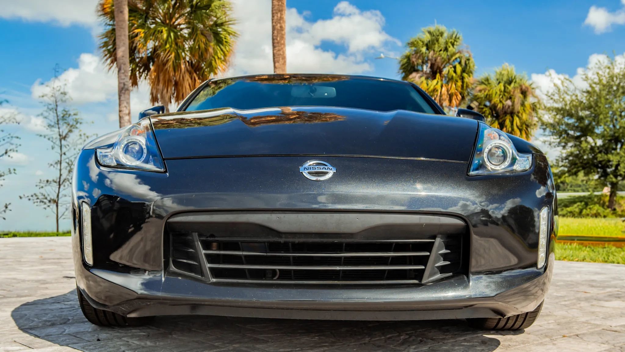 Used 2018 Nissan 370Z Touring RWD image 34