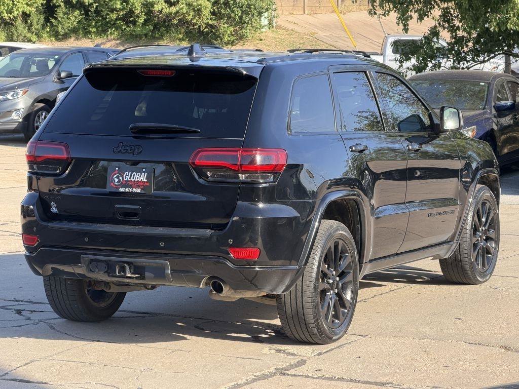 Used 2019 Jeep Grand Cherokee Altitude AWD/4WD image 6