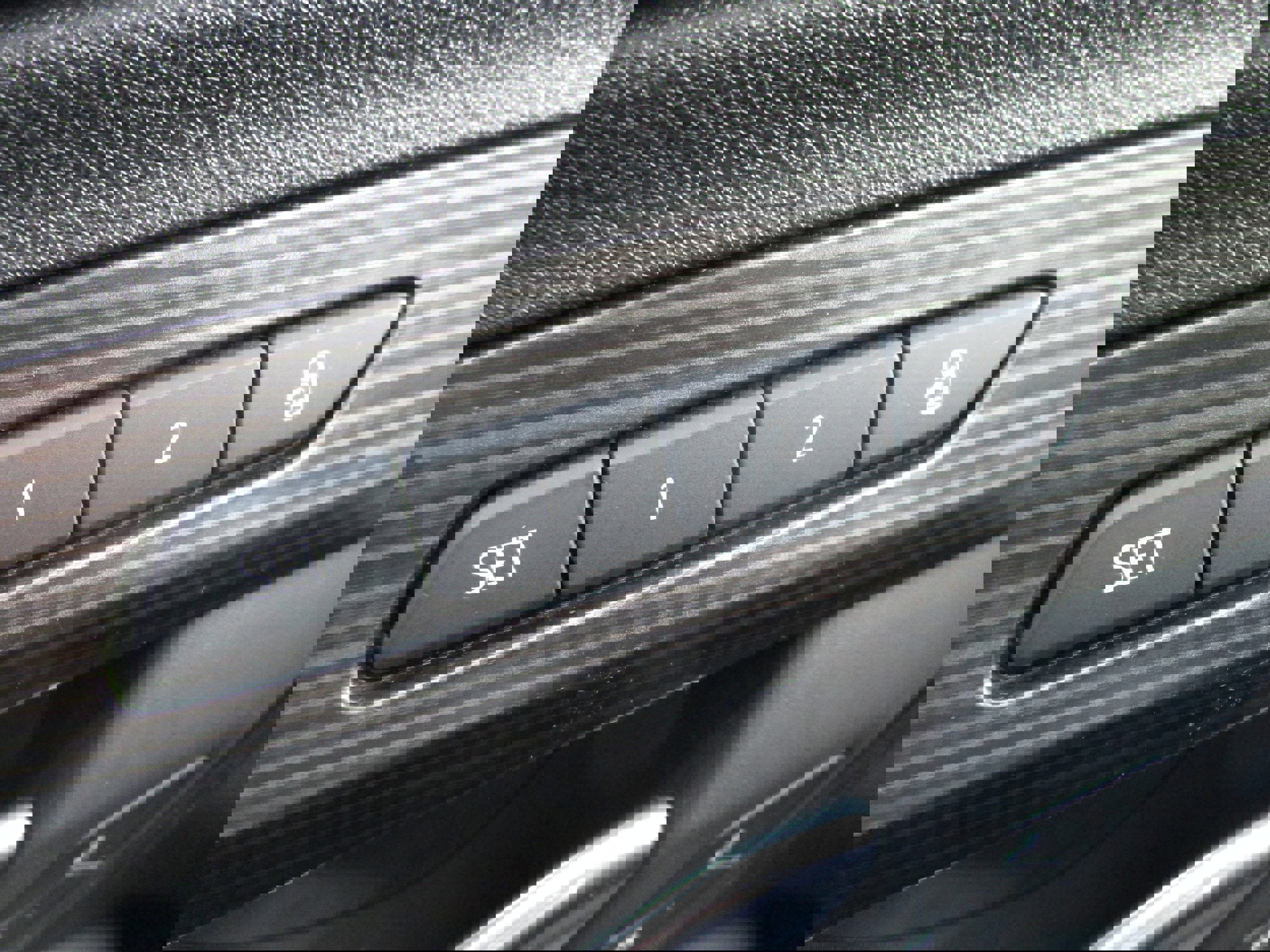 Used 2024 GMC Terrain SLT image 29