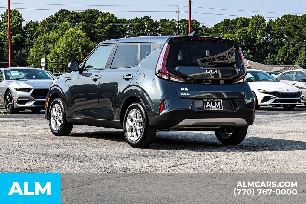 Used 2025 Kia Soul LX w/ LX Technology Package FWD image 6
