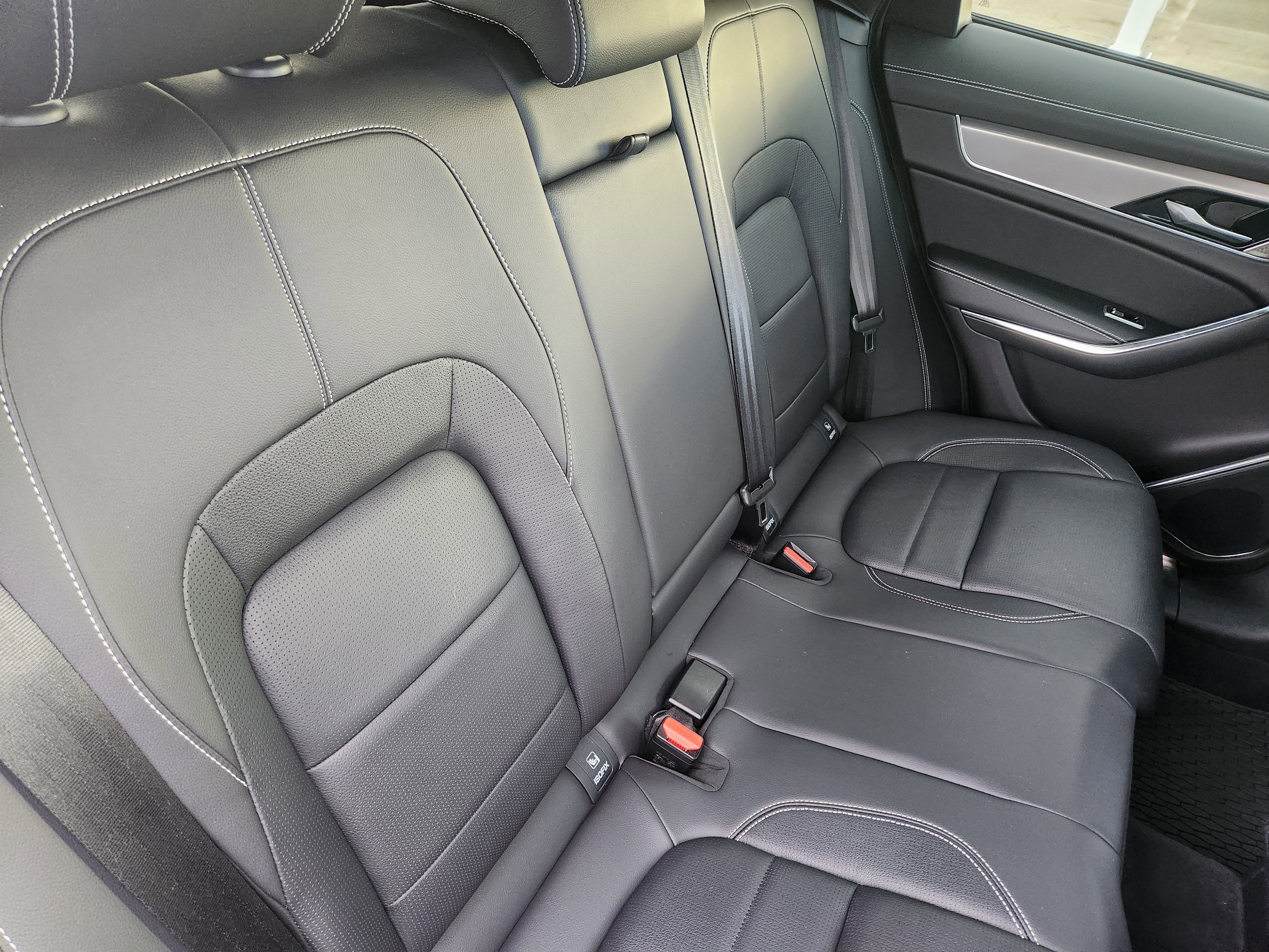 Used 2024 Jaguar F-PACE R-Dynamic S image 24