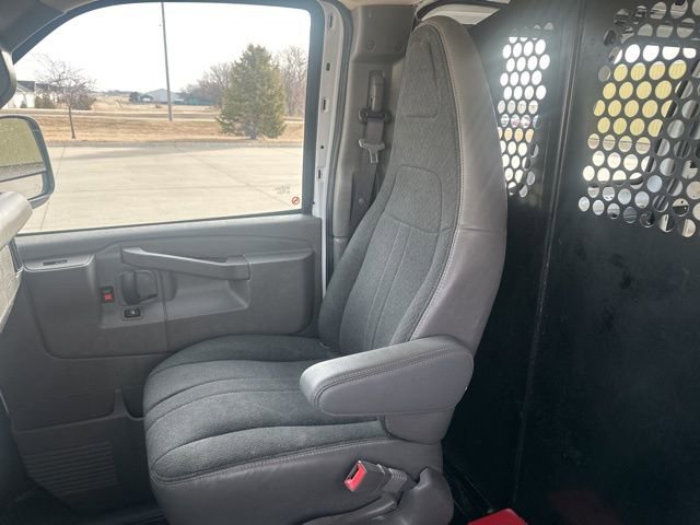 Used 2024 Chevrolet Express 2500 Work Van w/ Driver Convenience Package image 31