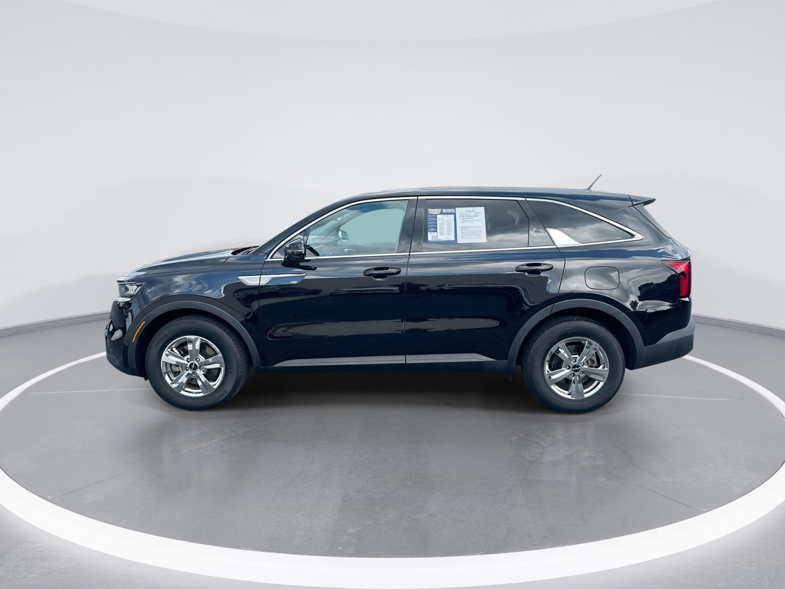 Used 2023 Kia Sorento LX FWD image 6