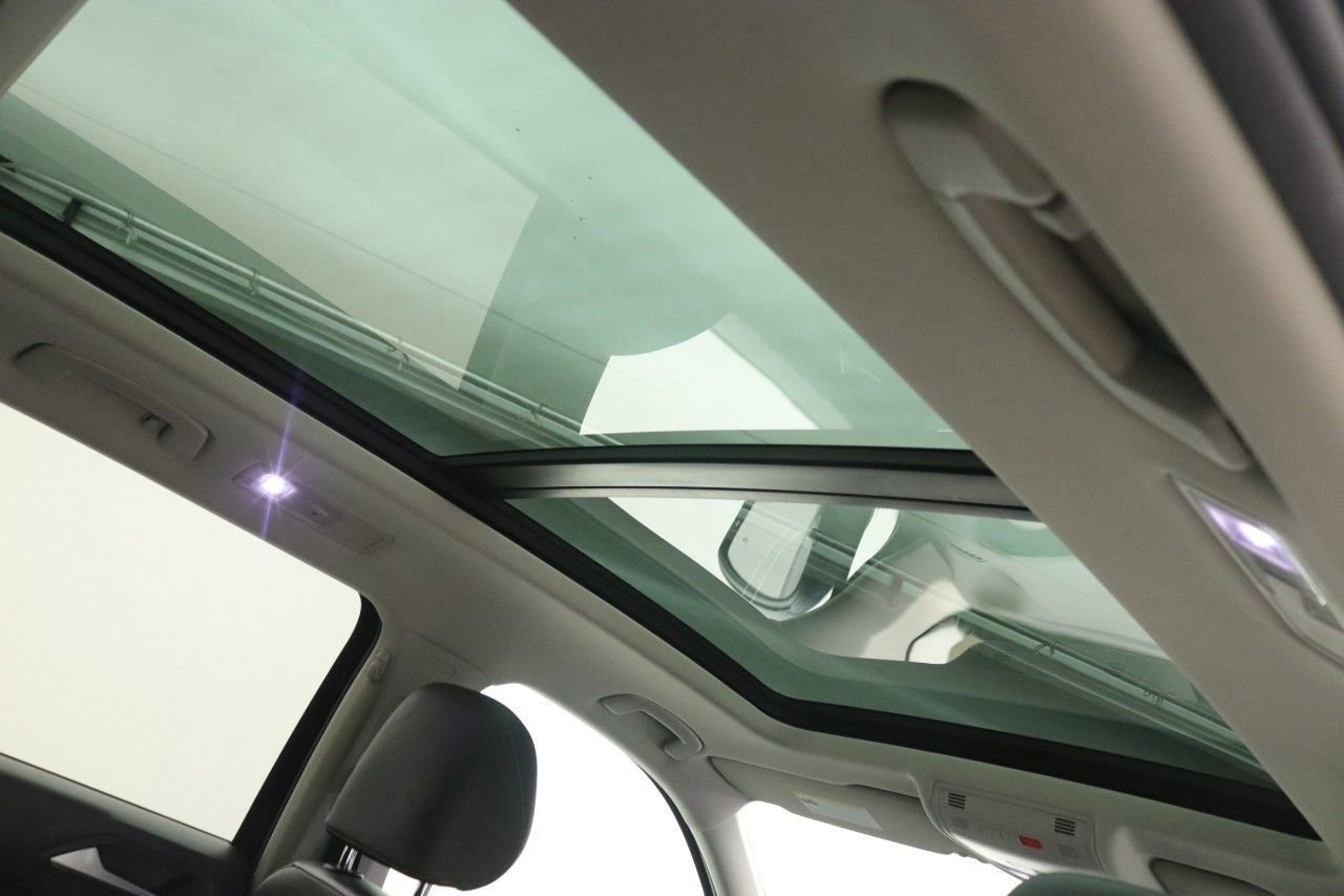 Used 2019 Volkswagen Tiguan SEL image 26