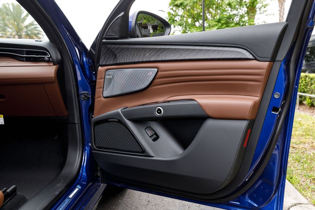 New 2026 Maserati Grecale Modena image 13