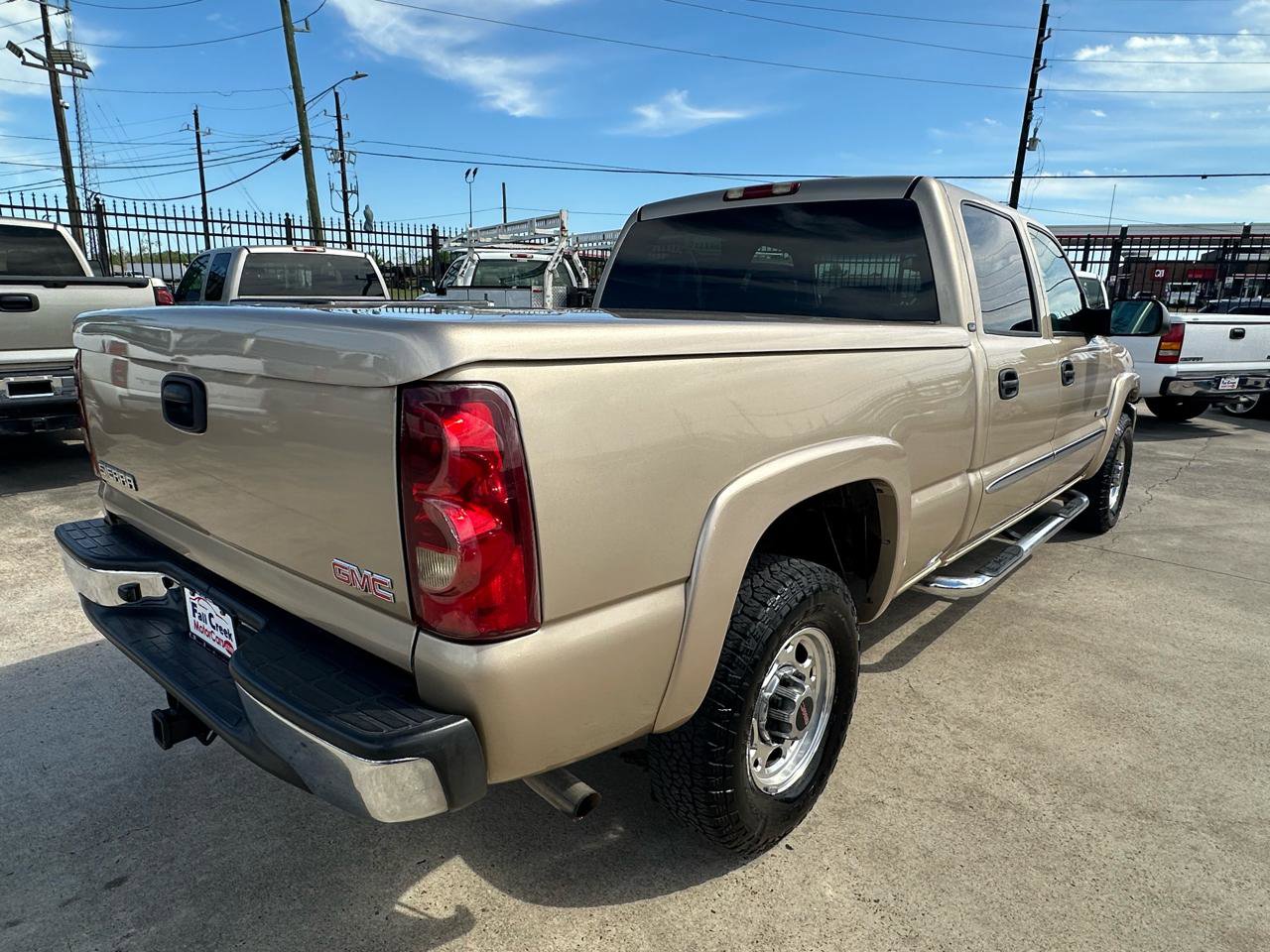 Used 2004 GMC Sierra 2500 SLE RWD image 6
