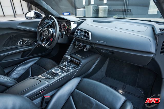 Used 2018 Audi R8 V10 w/ Premium Package image 18