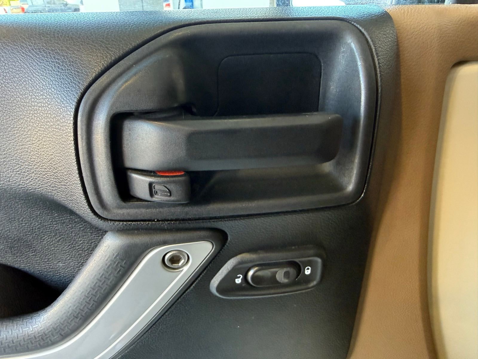 Used 2011 Jeep Wrangler Rubicon w/ PWR Convenience Group image 11