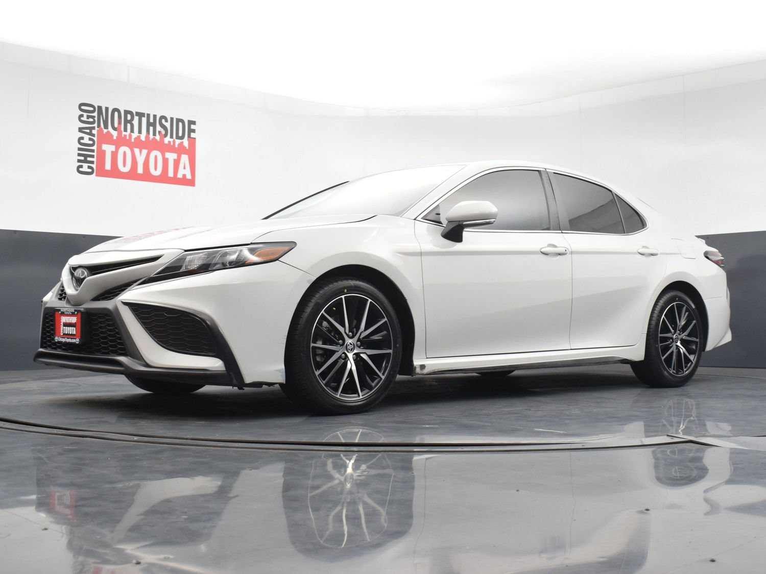 Used 2024 Toyota Camry SE FWD image 31