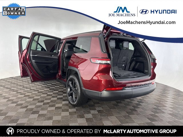 Used 2025 Jeep Grand Cherokee L Limited w/ Black Appearance Package image 18