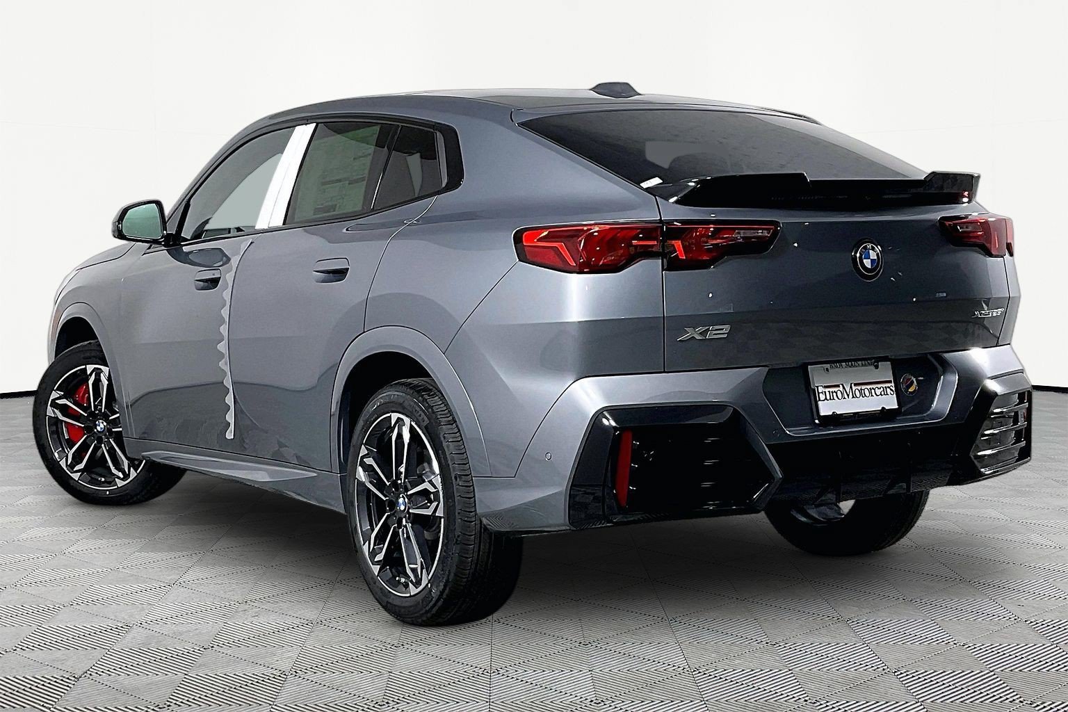 New 2026 BMW X2 xDrive28i AWD/4WD image 4
