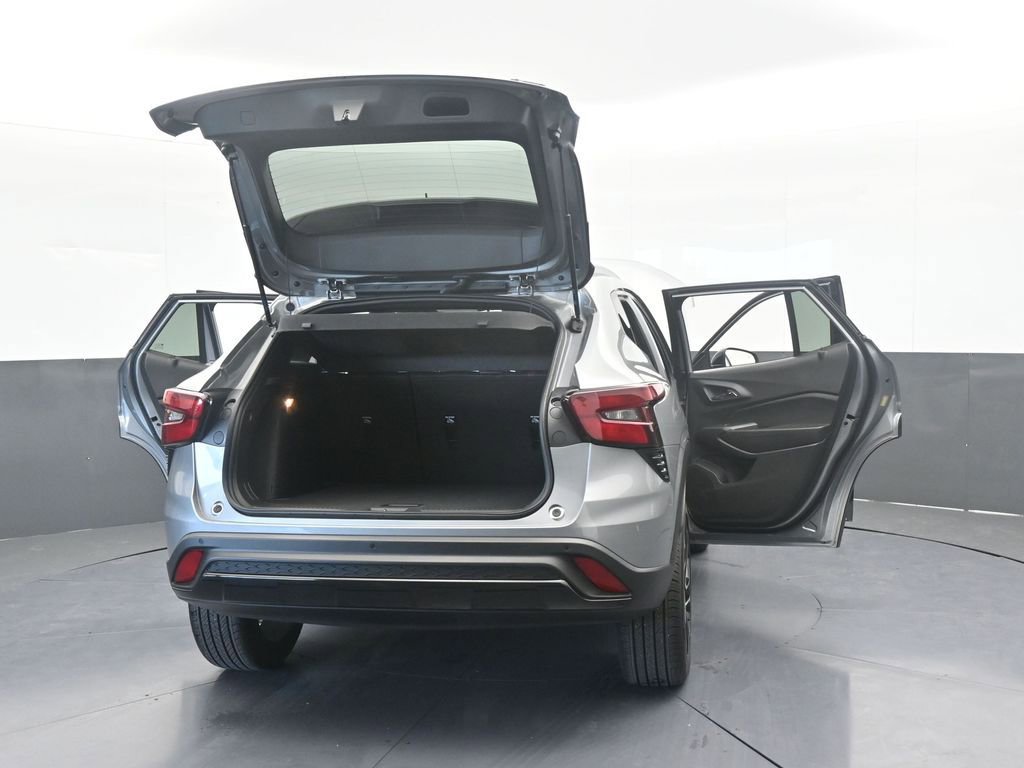 Used 2024 Chevrolet Trax RS w/ Sunroof Package image 77