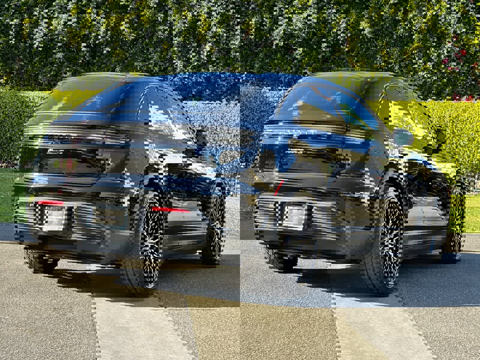 New 2026 Porsche Macan 4S Electric image 8