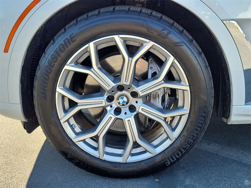 Used 2024 BMW X7 xDrive40i w/ Premium Package image 29