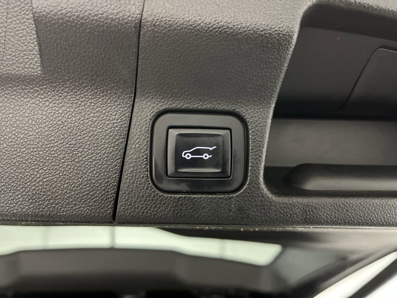 Used 2017 GMC Acadia SLE w/ Driver Alert Package I AWD/4WD image 29
